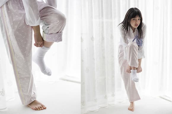 Bare Asian feet in nylons